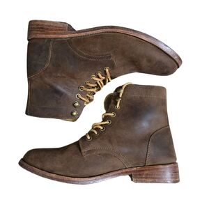 Nisolo Lockwood Trench Leather Boots in Color Oak